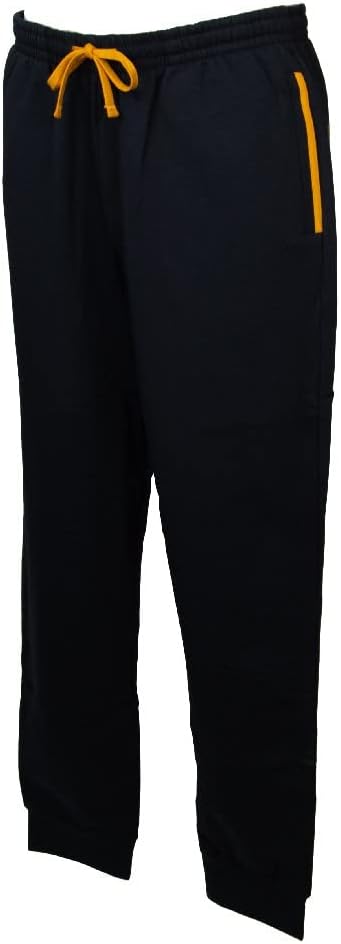 Pantaloni Bikkembergs uomo in colore 3000 Blu indossati in un contesto sportivo