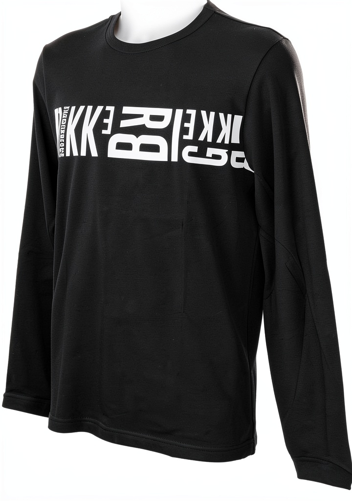 'T-Shirt Bikkembergs VBKT04960 nera indossata in contesto urbano'